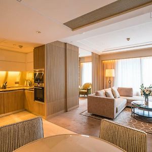 Deluxe One-Bedroom Suite